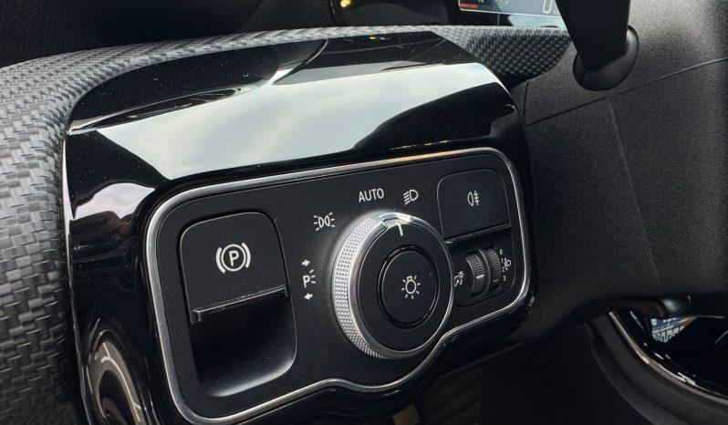 MERCEDES A180 URBAN CX. AUTO 116 CV ANO 2020 full