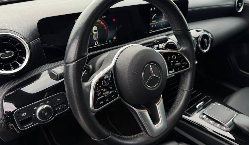MERCEDES A180 URBAN CX. AUTO 116 CV ANO 2020 full