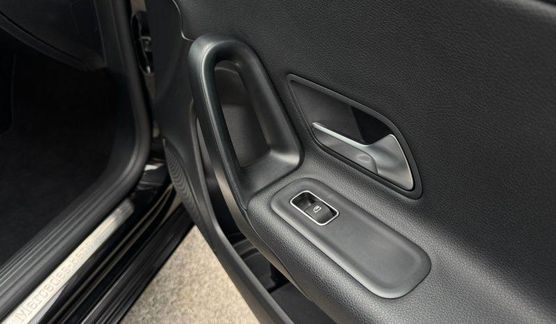 MERCEDES A180 URBAN CX. AUTO 116 CV ANO 2020 full